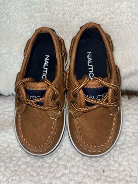 NAUTICA SPINNAKER BOAT SHOES Size 5 toddler/Infant